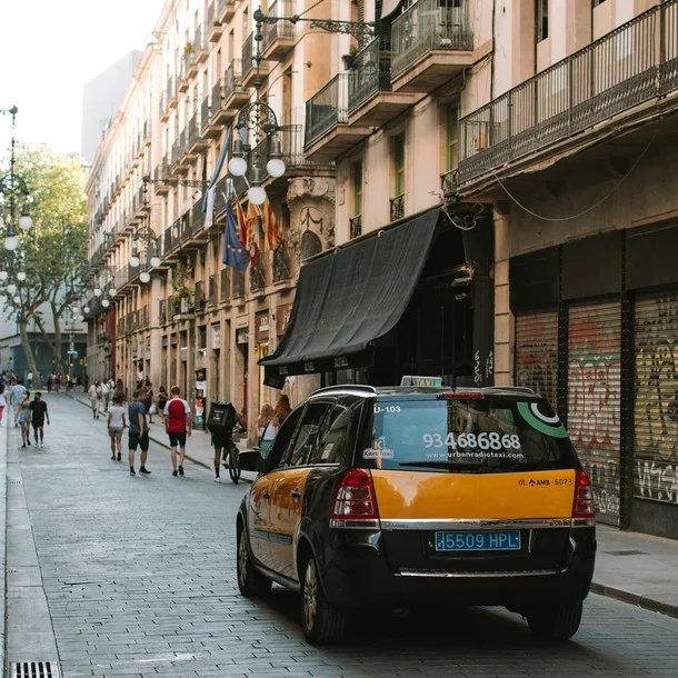 Per Taxi vom Flughafen Barcelona El Prat in die Innenstadt