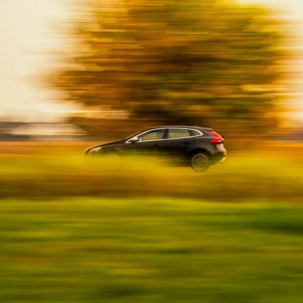 Mit dem Auto Mietwagen vom Bremen Airport in die Innenstadt fahren Günstiger Mietwagen in Bremen am Flughafen reservieren