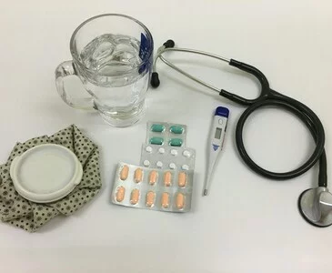 Thermometer und Stethoskop