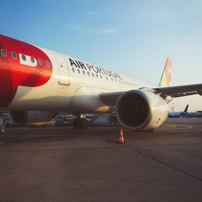 Flugzeug von TAP Air Portugal steht auf dem Boden wegen eines Ausfalls.