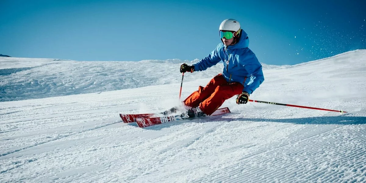 Skifahrer in Skiausrüstung und ob sie ins Flugzeug darf
